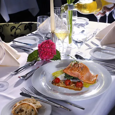 シュロスホテル